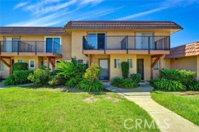 Splendid Newly Listed Lake Park Terrace Townhouse Located at 1667 Rue De Valle